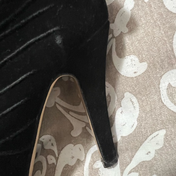 Gorgeous Ann Michelle Booties! - Picture 9 of 10